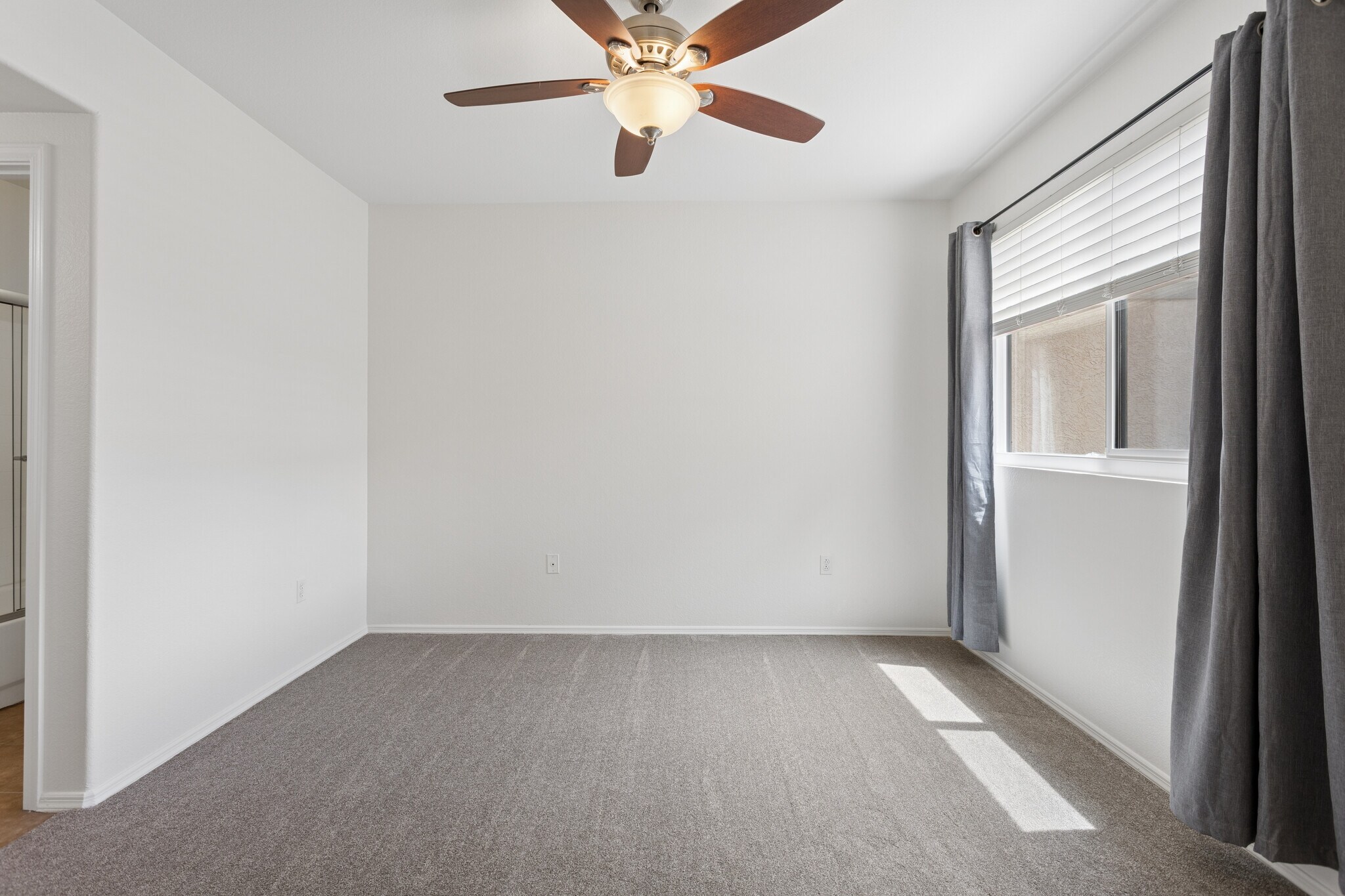 Master Bedroom - 4925 E Desert Cove Ave