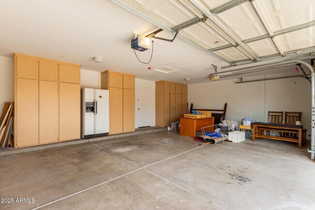 Building Photo - 9366 E Celtic Dr