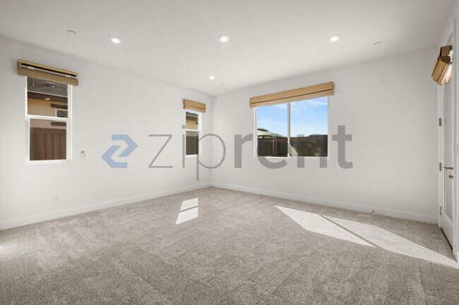 Building Photo - 1465 Blossom Way