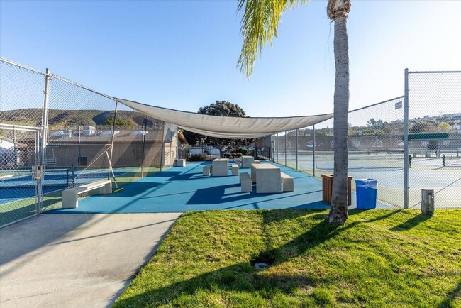 Building Photo - 1356 San Julian Dr