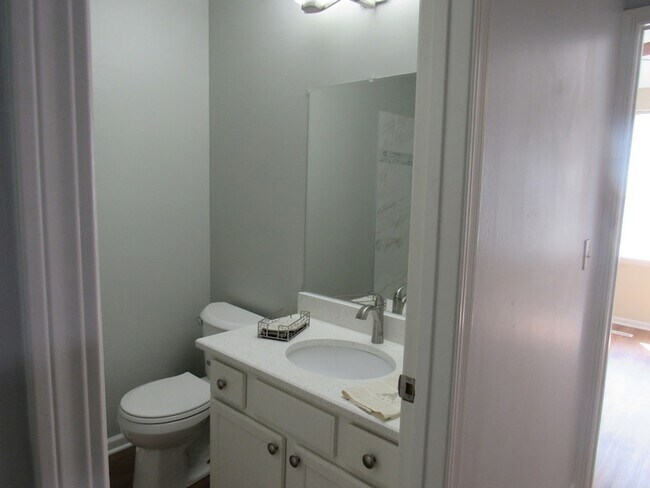 Building Photo - 255 W Treehouse Ln