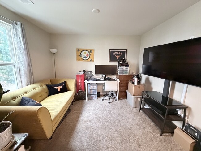 Building Photo - 606 Muddy Creek Rd