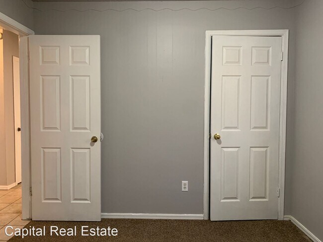 Building Photo - 3 br, 1.5 bath House - 1609 N. Christine Dr.