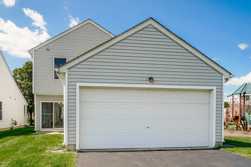 Building Photo - 8752 Arrowtip Ln