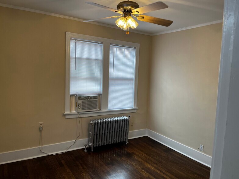 Building Photo - 164 N McLean Blvd