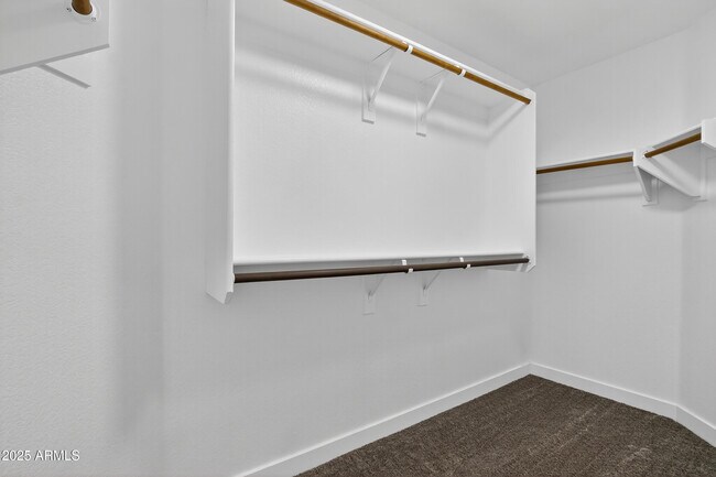 Building Photo - 11517 W Laurelwood Ln
