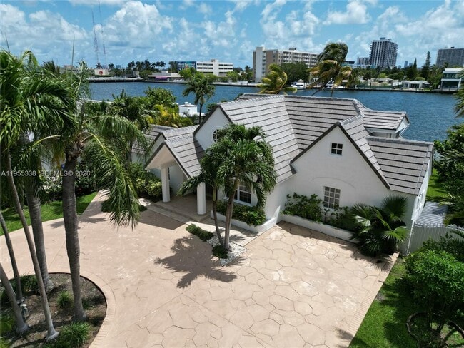 Building Photo - 7601 Beach View Dr