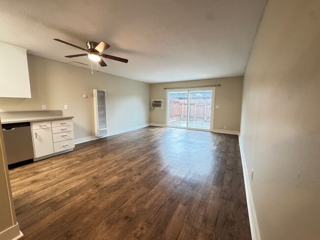 Interior Photo - Batavia Gardens