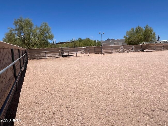 Building Photo - 4847 E Calle de Las Estrellas Rd