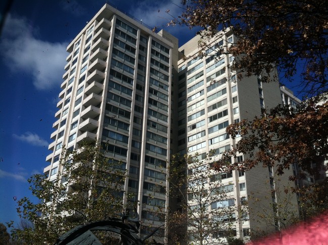 Condominium Chevy Chase - 4500 N Park Ave