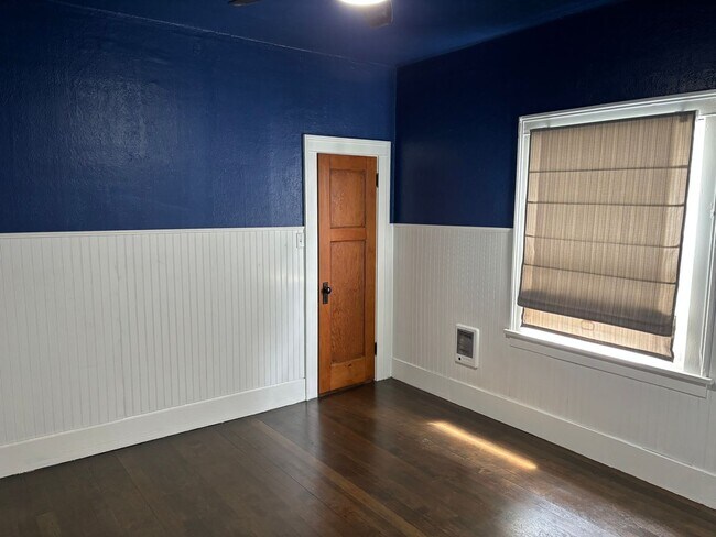 Building Photo - Spacious 3-Bedroom Craftsman Home with Solar Savings and Fully Fenced Yard