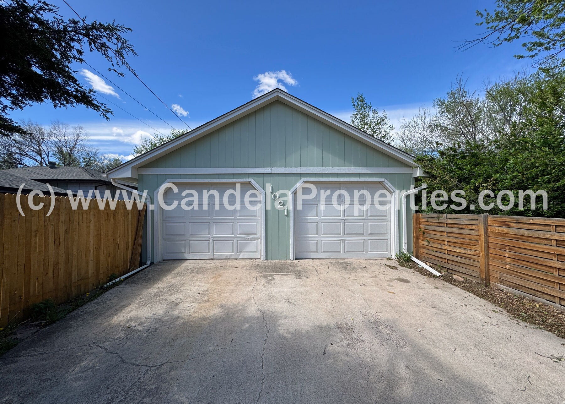 Building Photo - 1021 Adams Dr