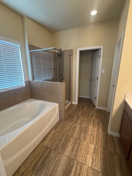 Building Photo - 1107 Rhodactis Dr