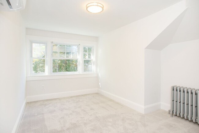 Building Photo - Coming Soon! Charming corner lot home for ...