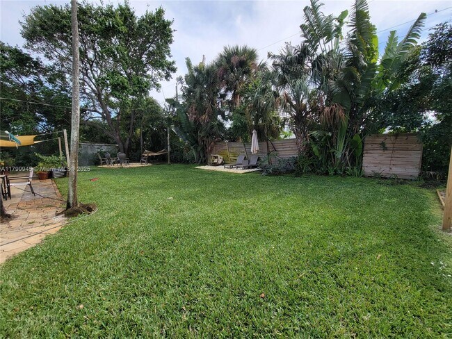 Building Photo - 913 Lighthouse Dr