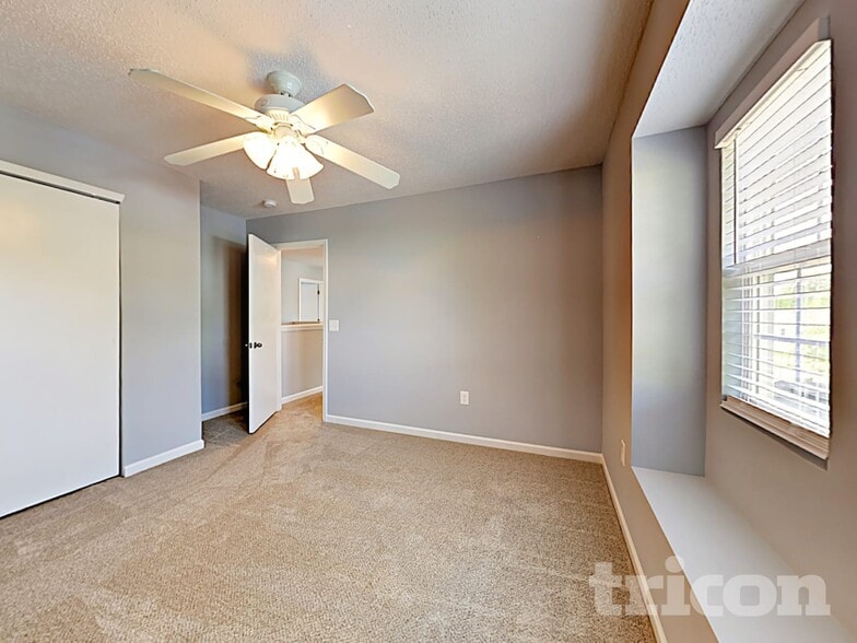 Building Photo - 13809 Riding Hill Ave