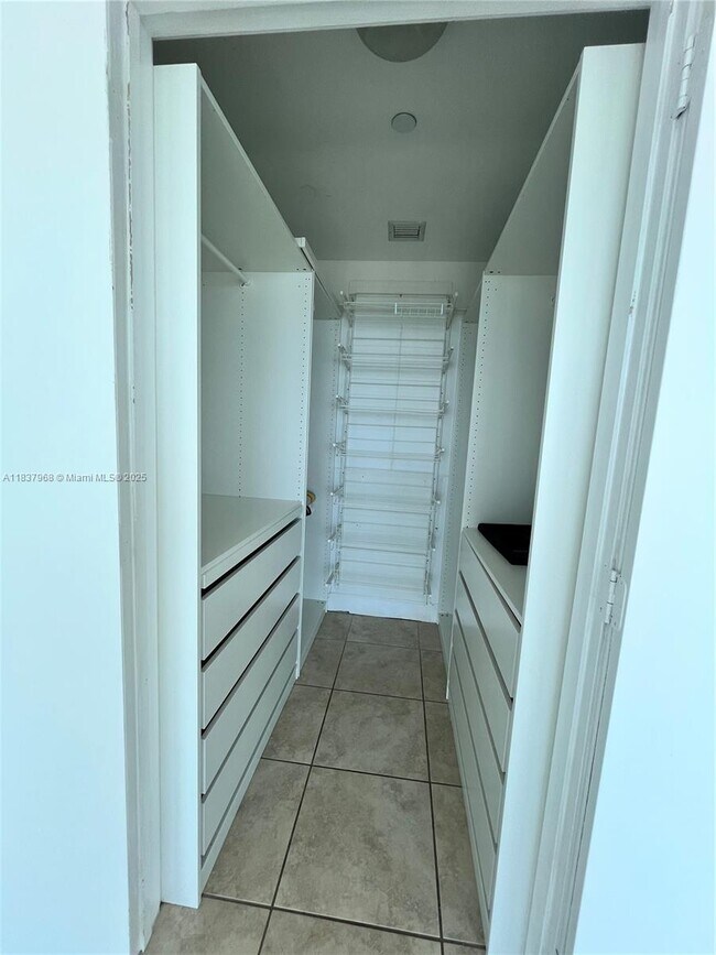 Building Photo - 888 Biscayne Blvd