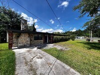 Building Photo - Charming, Newly Renovated 3-Bedroom Home w...