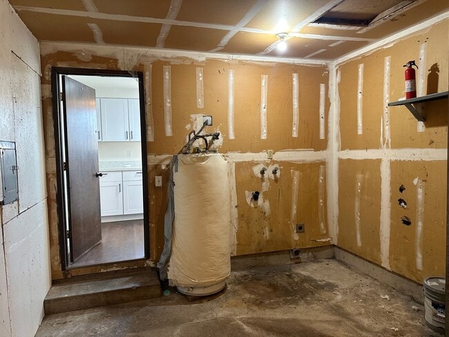 Building Photo - Beautifully updated 2 bedroom 1 bathroom d...