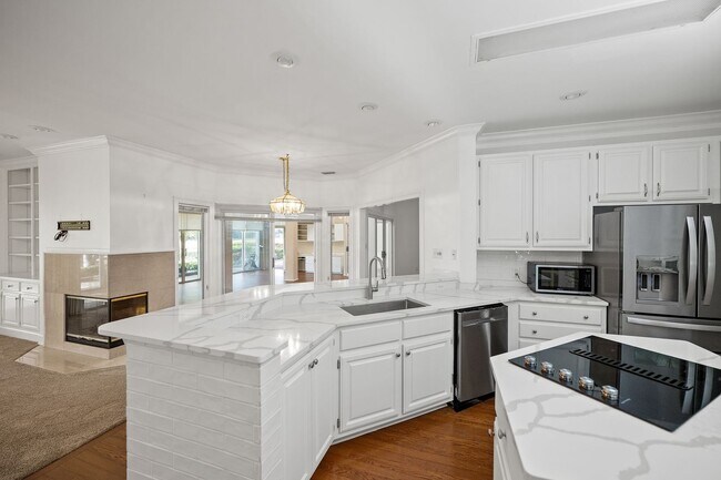 Building Photo - 601 Willow Point Ct