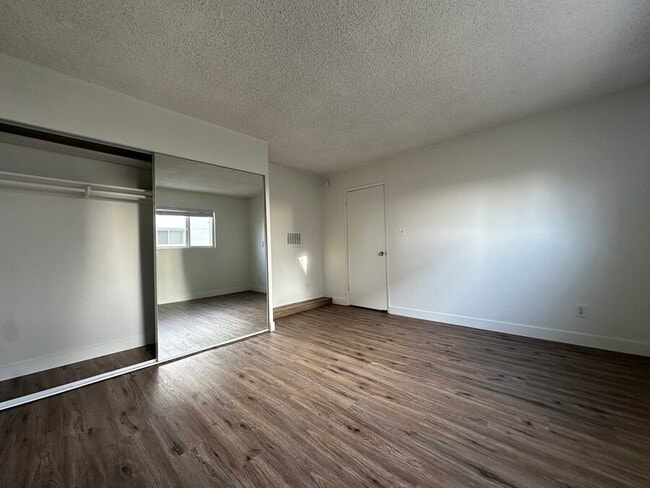 Building Photo - 21 Thornton Ave