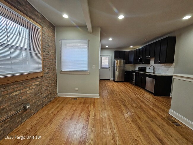 Building Photo - 1630 W Fargo Ave