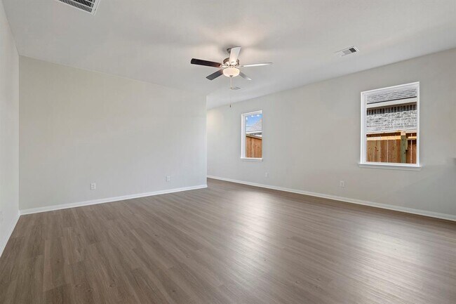 Building Photo - 1031 Rosewood Trl