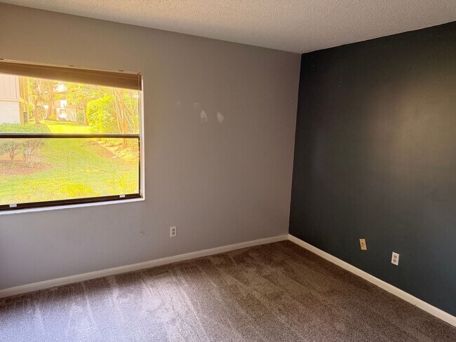 Building Photo - 7 Castania Ct