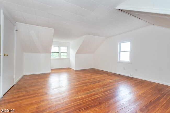 Building Photo - 51 Riggs Pl