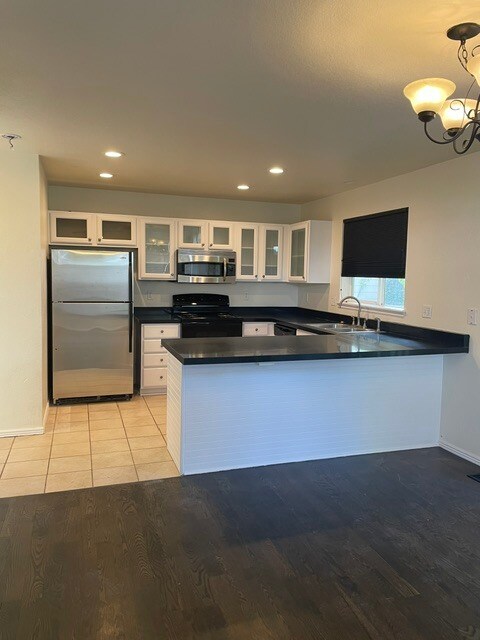 Building Photo - 8745 Snowbird Way