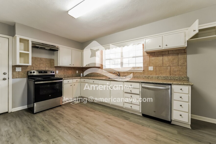 Building Photo - 3135 Bilgray Dr