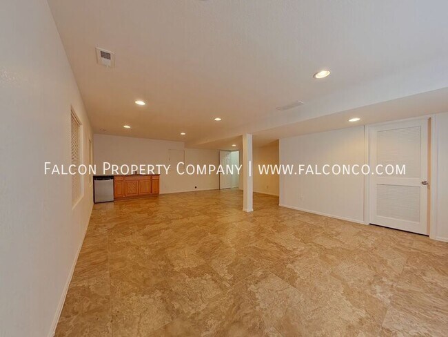 Building Photo - 4198 Vernal Cir