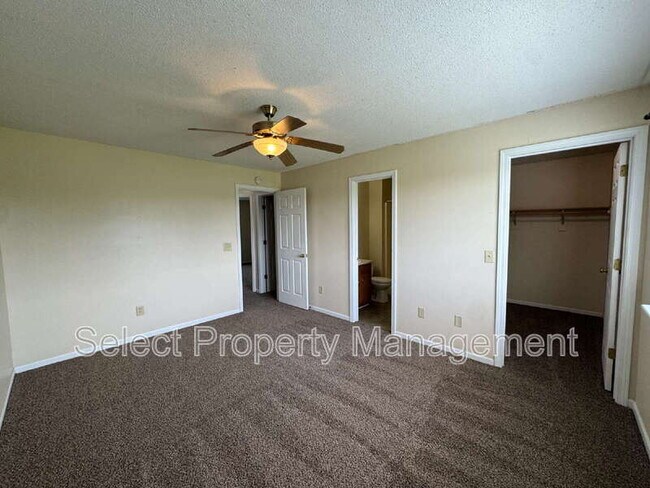 Building Photo - 8422 Lionsgate Run