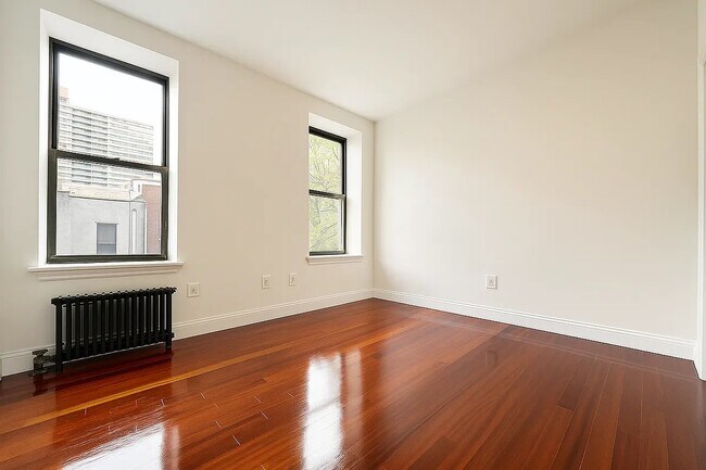 Building Photo - 609 W 137th St