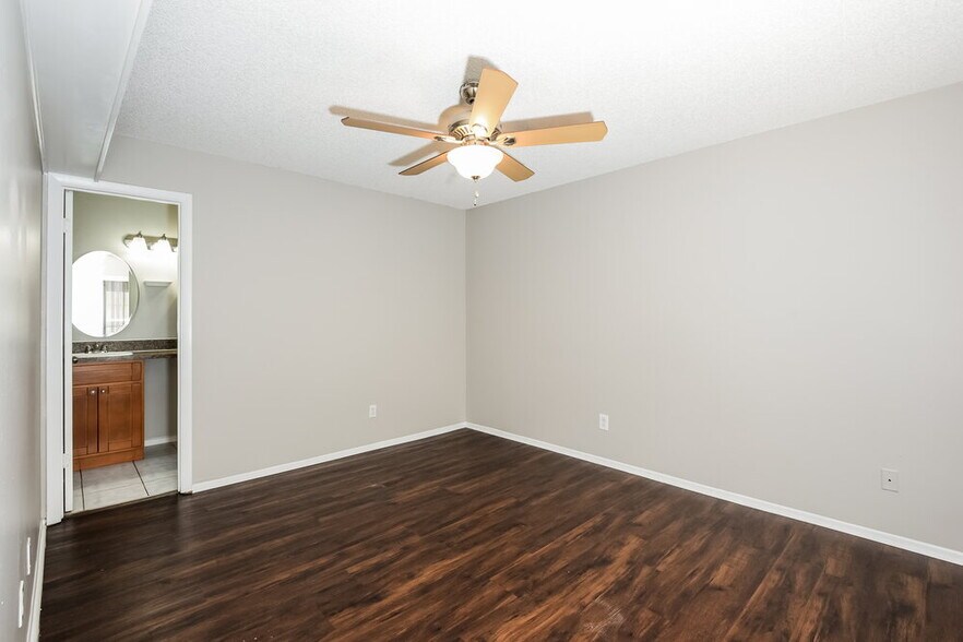 Building Photo - 7827 Farnsworth Ct