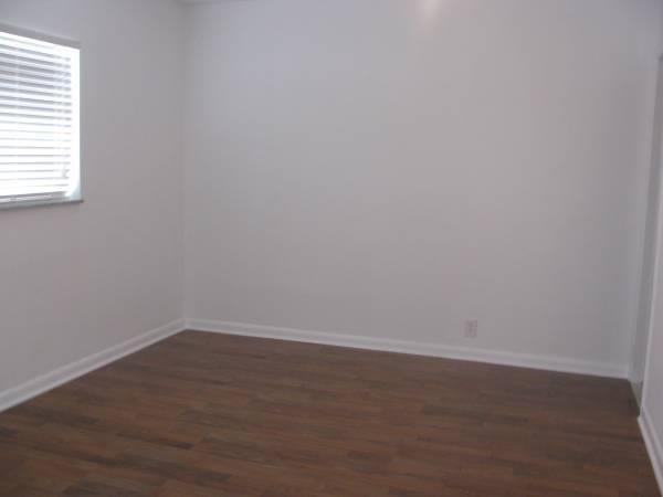 Building Photo - 4200 Crystal Lake Dr