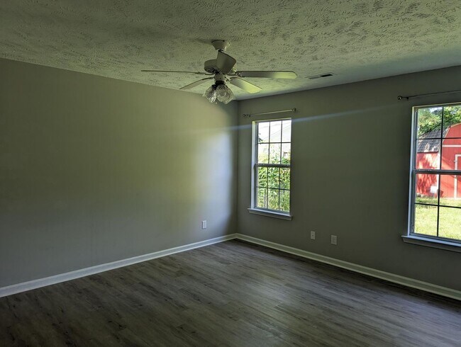 Building Photo - 1100 Tap Root Ct