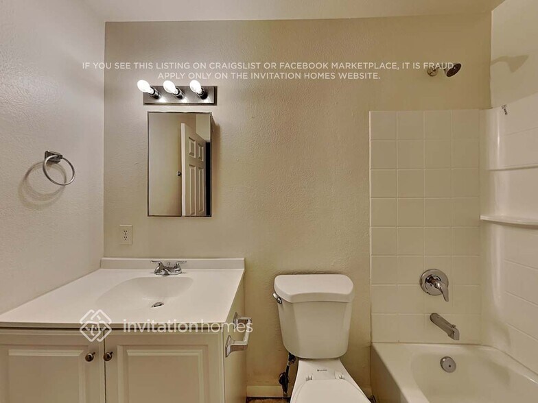 Building Photo - 12449 N 29th Dr