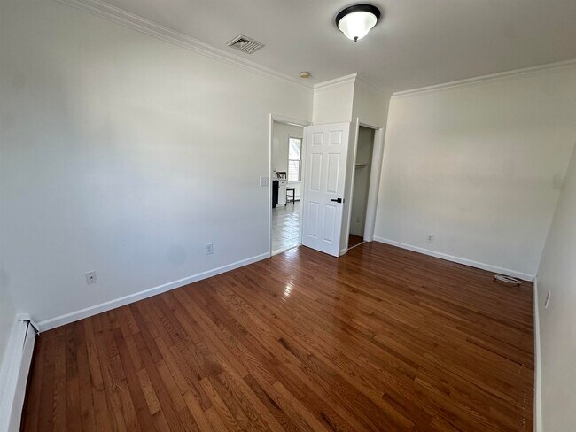 Building Photo - 443 Westminster Pl