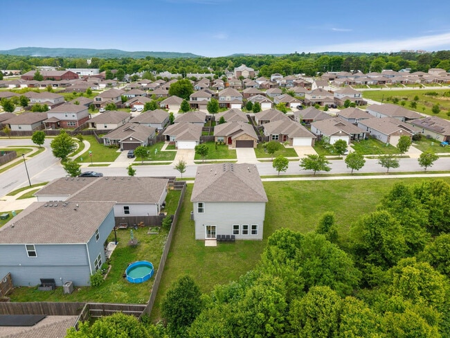 Building Photo - 930 E Swift Dr