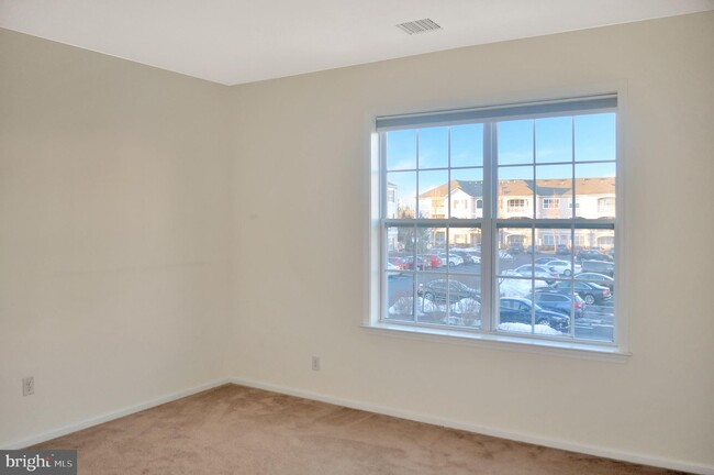 Building Photo - 921 Timberlake Dr