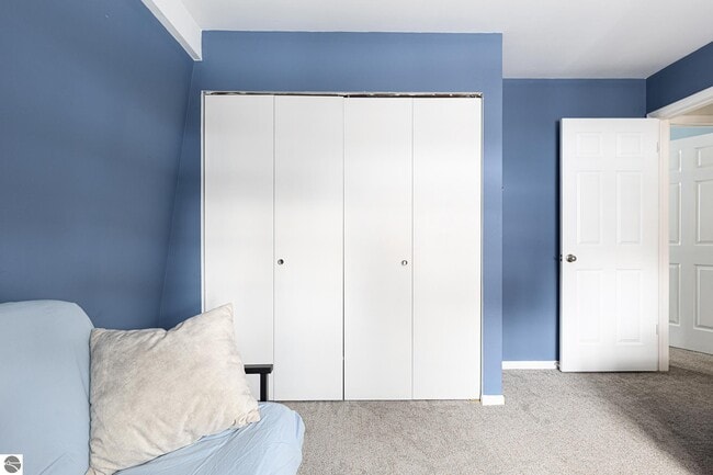 Building Photo - 1704 Comanche St