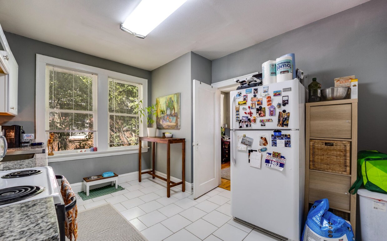 Building Photo - 2651 Dellwood Ave