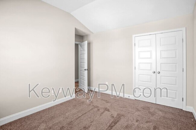 Building Photo - 3109 Venetian Dr