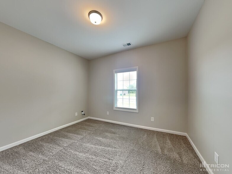 Building Photo - 824 Ellyson Dr