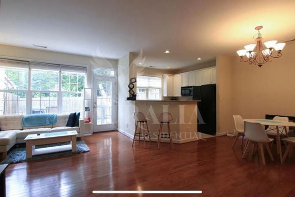 Building Photo - 743 Swan Neck Ln