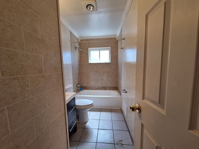 Building Photo - Your next Home!!!  Charming Three Bedroom in Roseville
