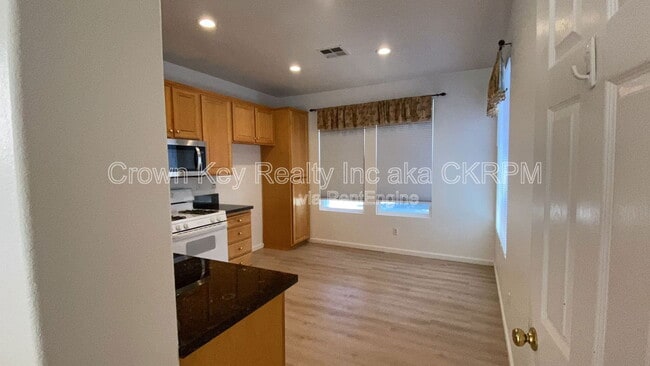 Building Photo - 435 Centre Ct Dr