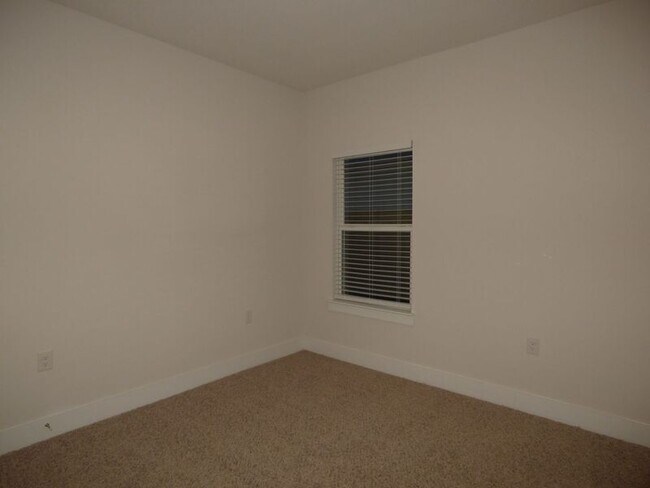 Building Photo - 5753 Danbury Blvd