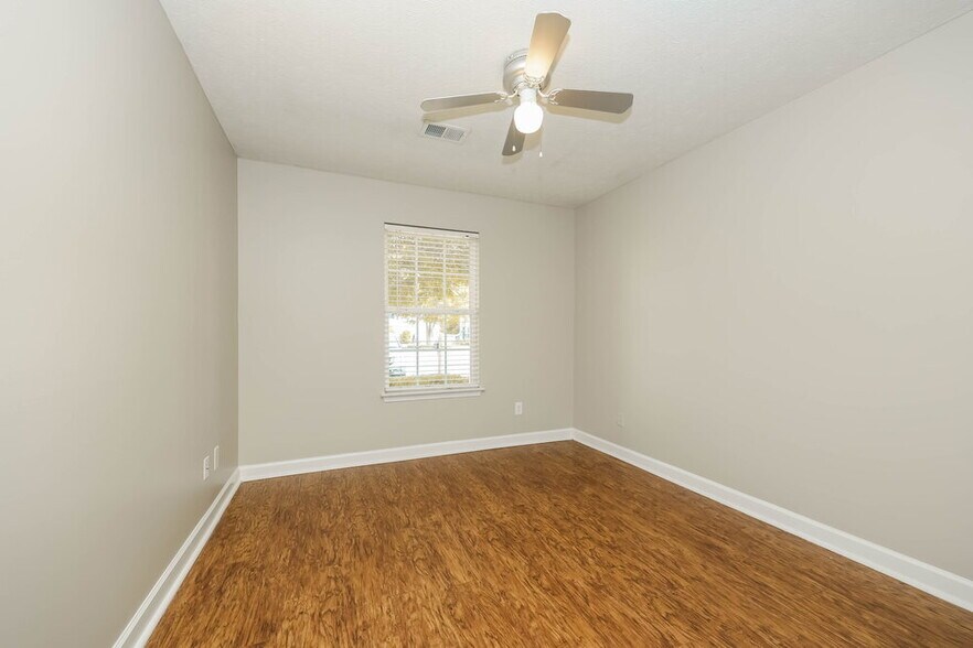 Building Photo - 1031 Lowrey Pl